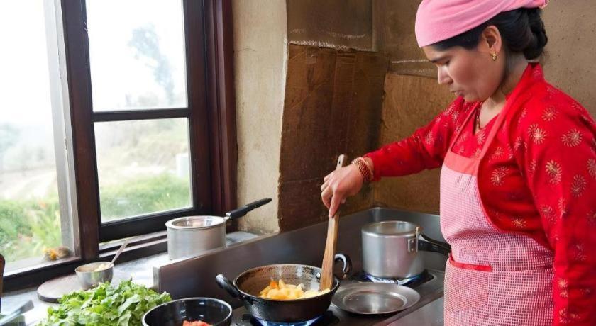 하나노이 어 퍼마컬쳐 리조트 포카라 외부 사진